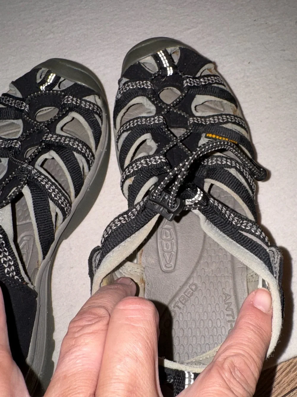 Keen Whisper Women’s Black & Gray Waterproof Sandals Sport, Hiking, Gorpcore